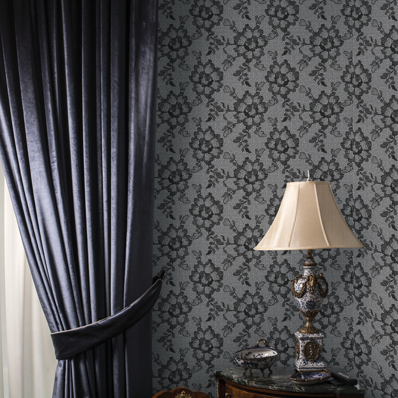 Smokey Black Lace Textured LA076 Wallpaper